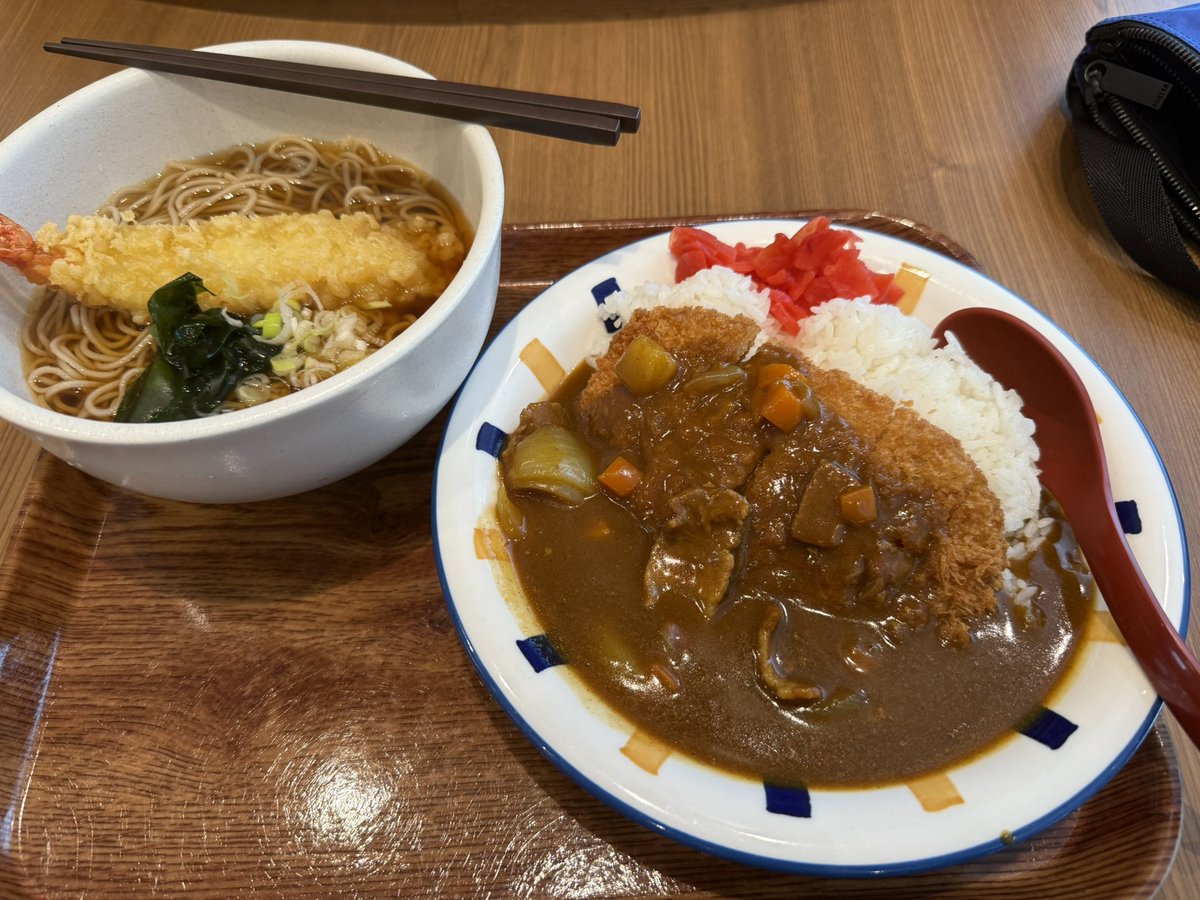 老男男女、ヤンキーもぴえんも髭のおっさんも、みんなで仲良く過ごしています。