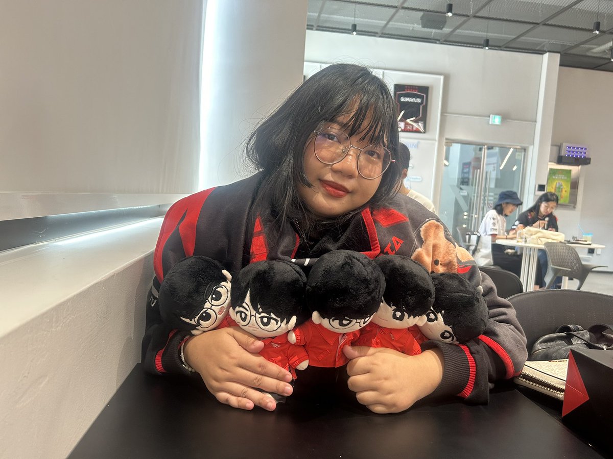 ploydere_'s tweet image. Me and my kids