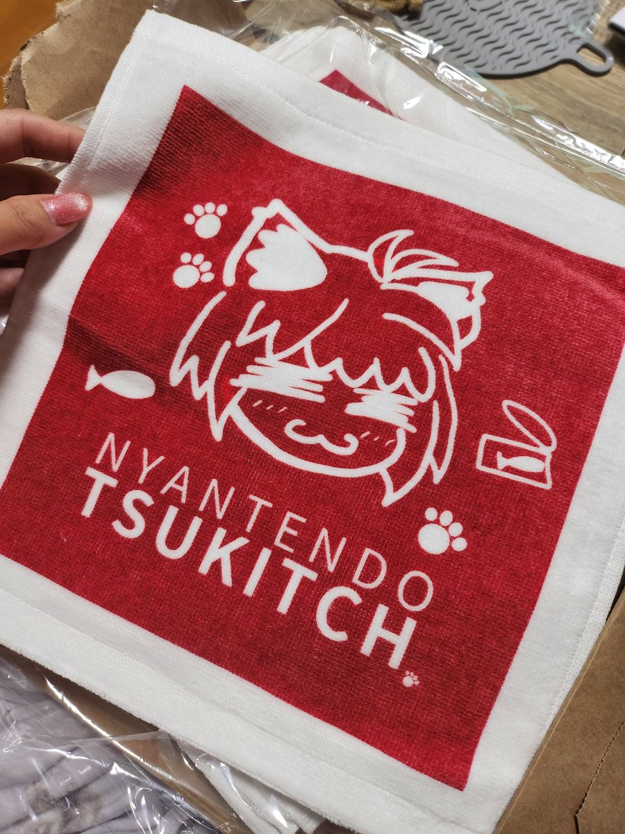 lazulinescent's tweet image. ガチャの景品になる予定のハンドタオル届いた！我ながら可愛いネコアルク🙌