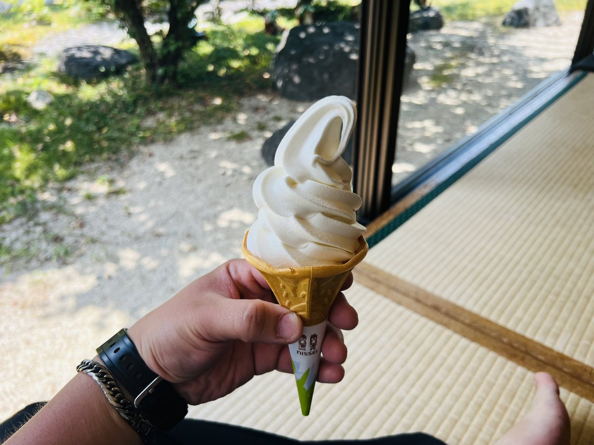 1212_yuuuuki's tweet image. 食後のソフツ( &apos;ч&apos; )

道の駅川根温泉のソフツは430円でなかなかボリュームあるから好き🫰

そしてこの窓際の座敷のとこ好き🫰

#道の駅川根温泉