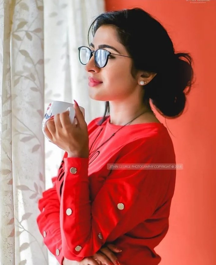GeetaHyd66339's tweet image. 🌿🖤🌿🖤🌿🖤🌿🖤🌿

&quot;ఓడిపోతున్నా!&quot; అని తెలిసినా..

పోరాటం ఆపనివాడు ఎప్పటికైనా..

  విజయం సాధిస్తాడు!