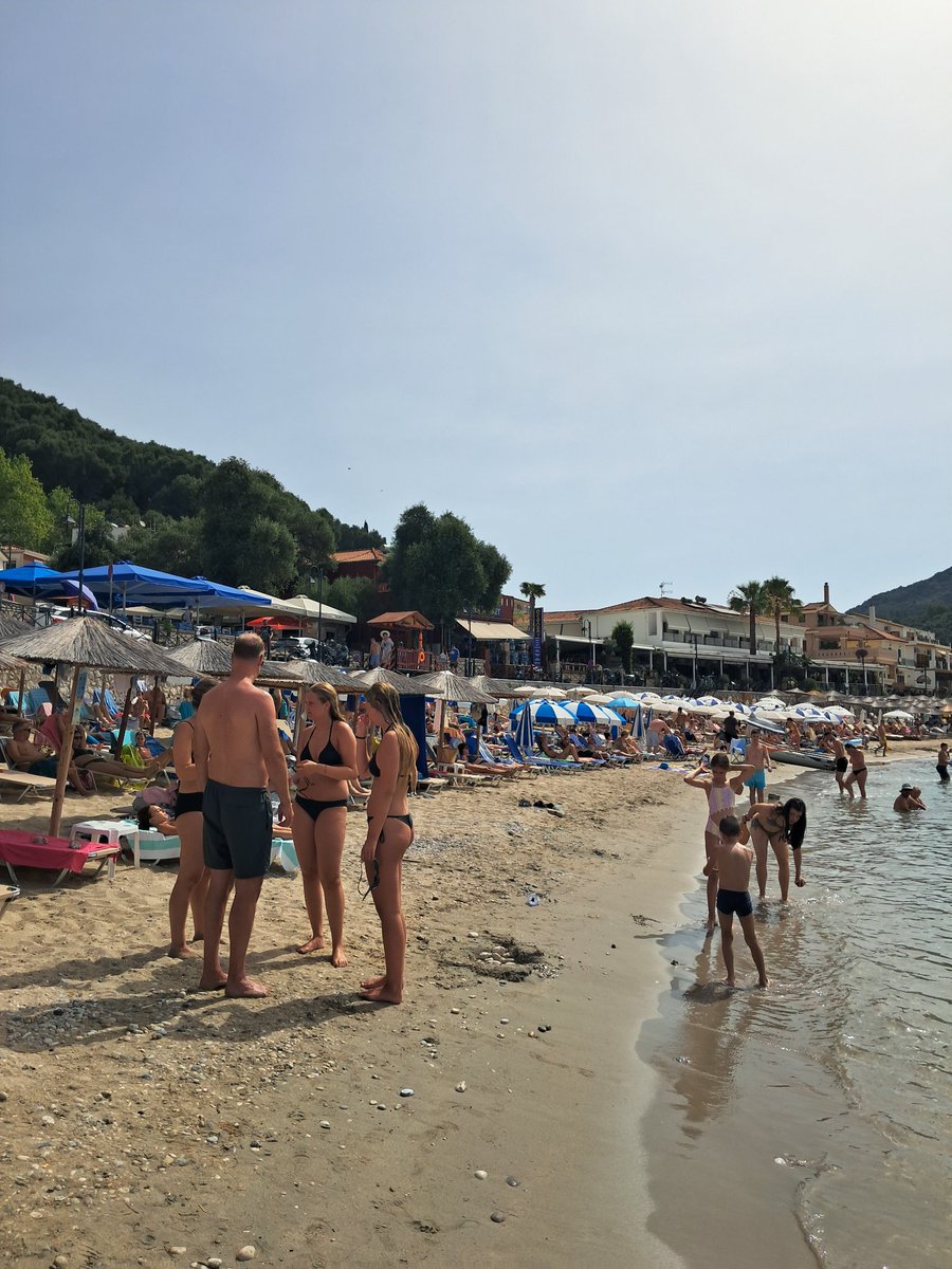 serspyros's tweet image. Καλημέρα, καλή εβδομάδα με υγεία και χαμόγελο...
Πάργα!