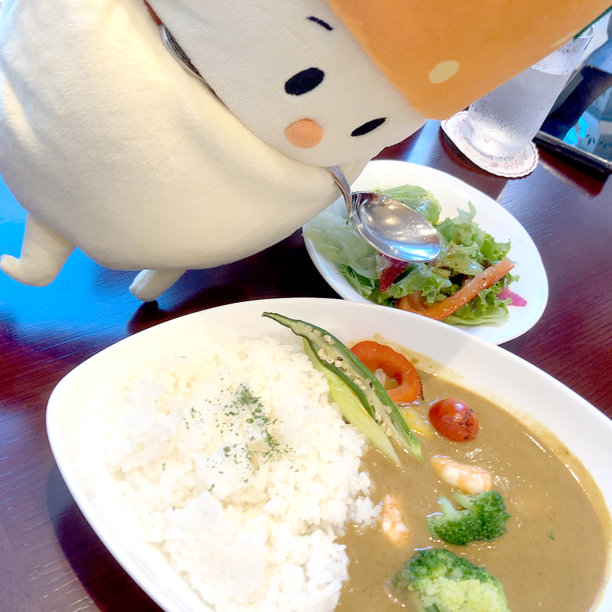 orendikun's tweet image. もいっちょかき氷!!
…って思って、コロンバンさん行ったけどまだカレーフェスやってたから、迷わずカレー選んじゃった🍛
(*ノωノ)
めっちゃココナッツ!!🥥
なんともお上品すぎる味でウマウマすぎたよ~✨
今度はちゃんと、かき氷食べよっと💨
#コロンバン原宿サロン