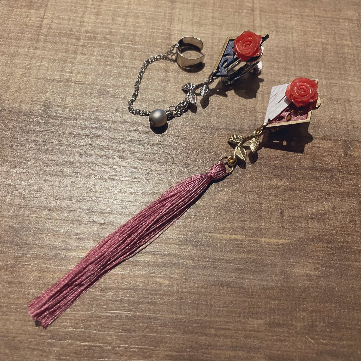 inu_inukor's tweet image. これらの概念アクセは紅楼夢と秋例で出す予定です
金属パーツ以外は手作りなので数はちょっとずつだけ〜