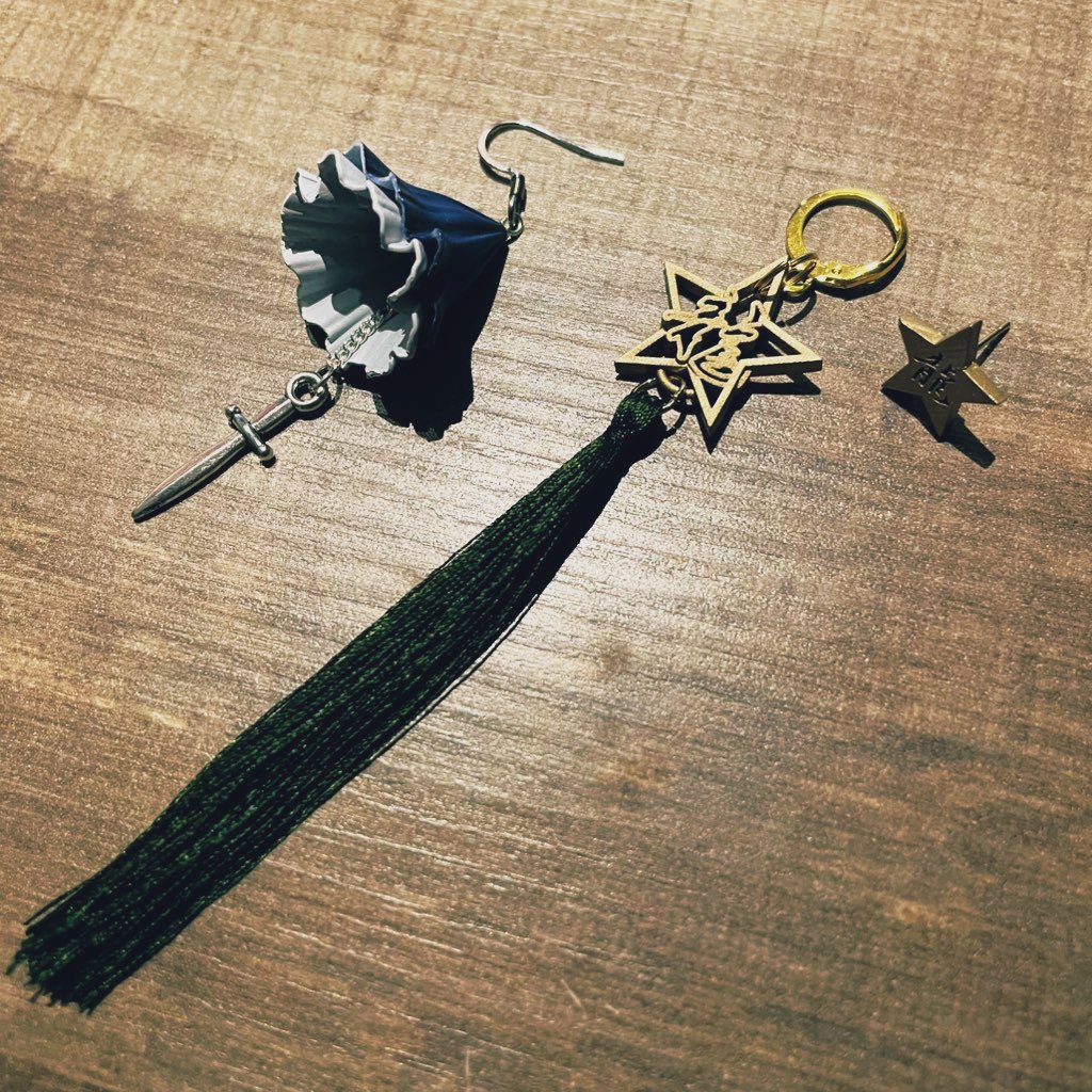 inu_inukor's tweet image. これらの概念アクセは紅楼夢と秋例で出す予定です
金属パーツ以外は手作りなので数はちょっとずつだけ〜