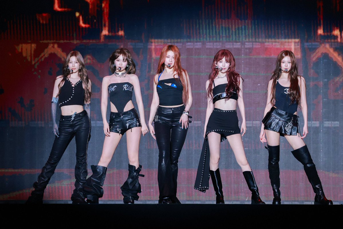 luvr8hao's tweet image. obsessed with this picture