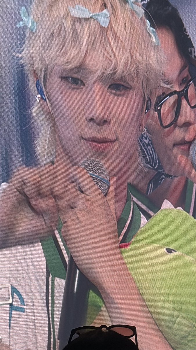 動画撮りながらなぜか写真撮れてたセイタさまを、ボラタ様に捧げます。あ、大画面ゴニも押してたぽい🔘私あんまりボラタさんと繋がってない🤣🫵🏻
#NEXZ_One_Bite #NEXZ #NEXZ_LIVE_TOUR