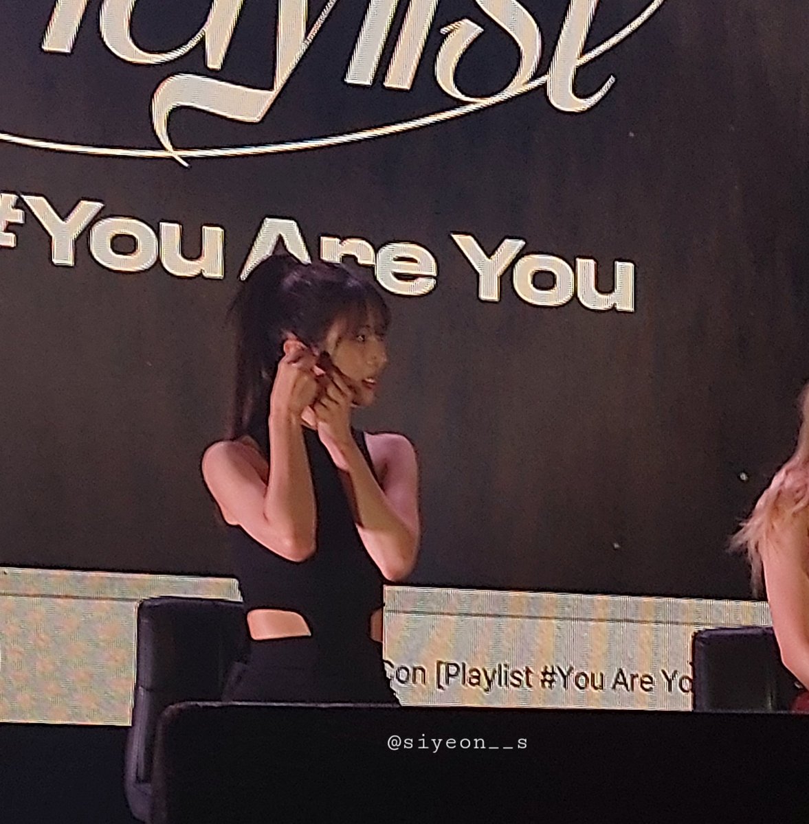 The quality is horrible but she's so pretty 😭😭
#UAUinToronto