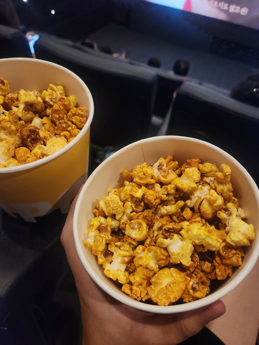 ddddddjfjdjs's tweet image. 친구 따라서 척안 보고 왓어요
코난 극장판은 처음 보는데
ㅈㄴ재밋네요