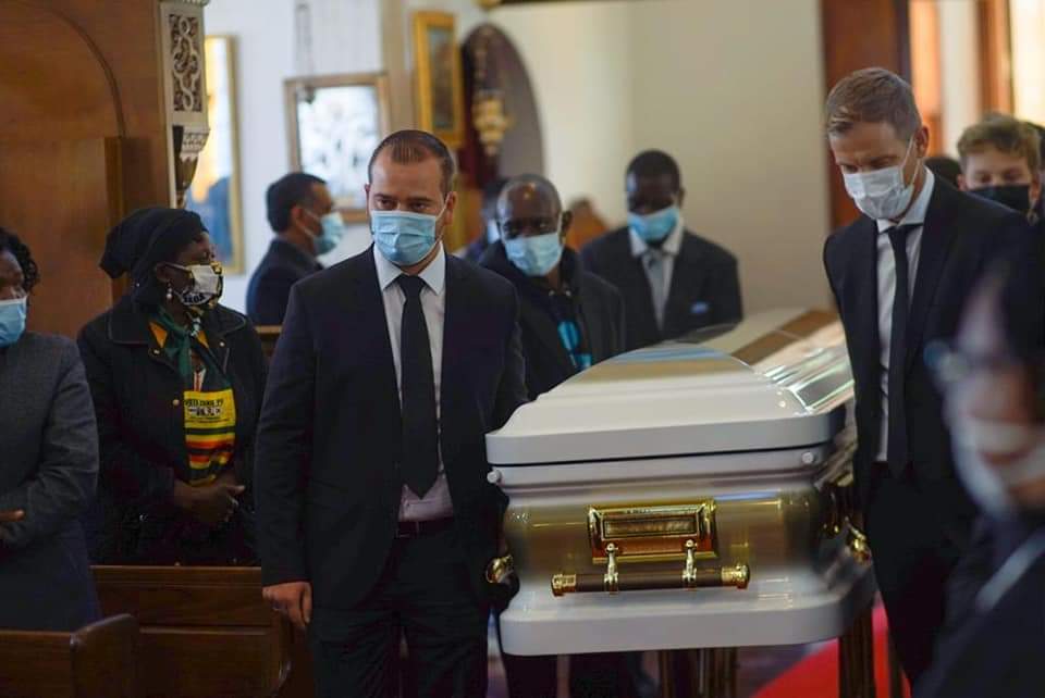 4 years ago today you were stolen from us.

July, a month of darkness, heartbreak, and loss. Our lives will never be the same.

Continue to Rest in Eternal Peace our Angel. We miss you dearly mom.