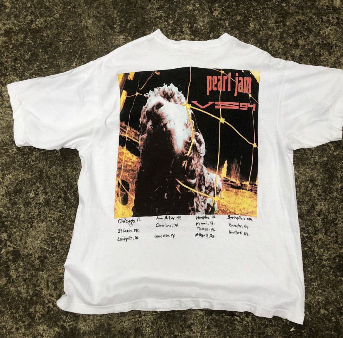 n0o0ttt's tweet image. I never recovered from losing my favorite pj shirt