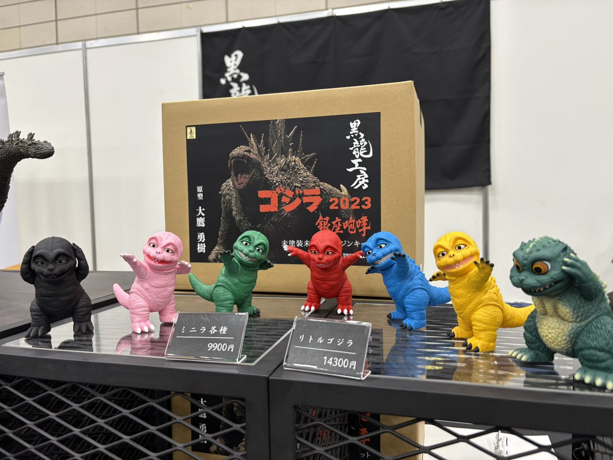 ayato11061106's tweet image. ワンフェスレポ20
マイゴジさんの塗り方を教えて頂きました
なんと。
ブルー系を塗ってジャーマングレーを塗ってタンでドライブラシ入れるみたいです📝✨