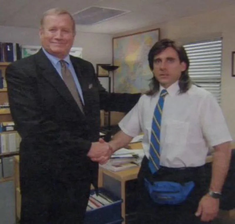 umbreneon1's tweet image. I feel like this image when i hire people for my show (im the one on the right)
