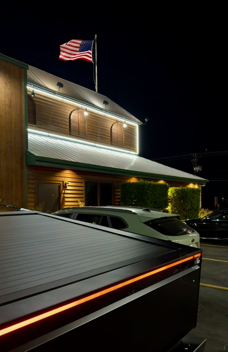 geniessen_sie's tweet image. Mit dem Cybertruck durch Texas 🇺🇸