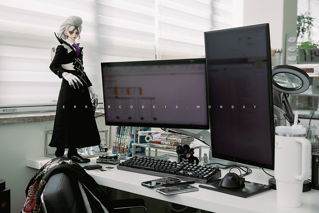 DESK.
