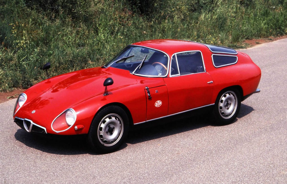 Retromania4ever's tweet image. Alfa Romeo Giulia Coupè TZ1❤️🔥
🟩⬜🟥 #Classic