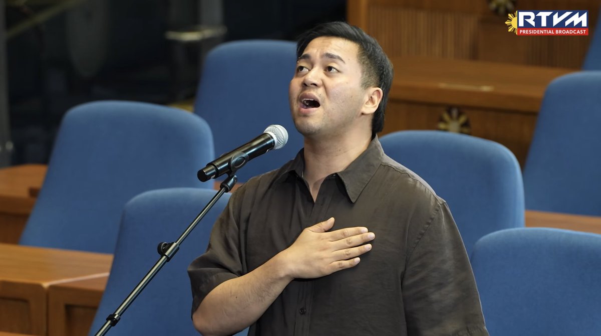 LOOK: #TheVoiceUSA champion and #StarMagic artist #SofronioVasquez is set to perform the National Anthem at President Ferdinand Marcos Jr.’s 4th State of the Nation Address. 🇵🇭 #SONA2025 (📹: RTVM)

Follow us here:
linktr.ee/polaris_abscbn 

#TatakStarMagic #PolarisStarMagic