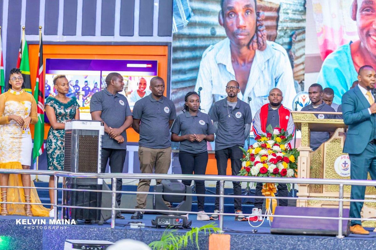 contentcur_'s tweet image. Save a Life Community proves you don’t need billions to change lives—just heart. Dr Joseph Murimi has that. #MurimiForChange is sacrifice. #PurposeDrivenLeader is service