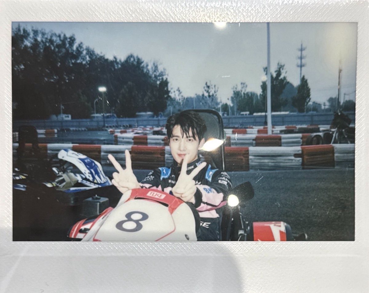 ByYoongSide's tweet photo. หยางกับเลข 8 ในวันที่ 28 นี่ดูยังไงก็ดี ก็คู่ควร เหมาะสม เป็นส้มโอนี่มันดีดีจริงๆ 😌 https://t.co/M6CNUXDqeQ