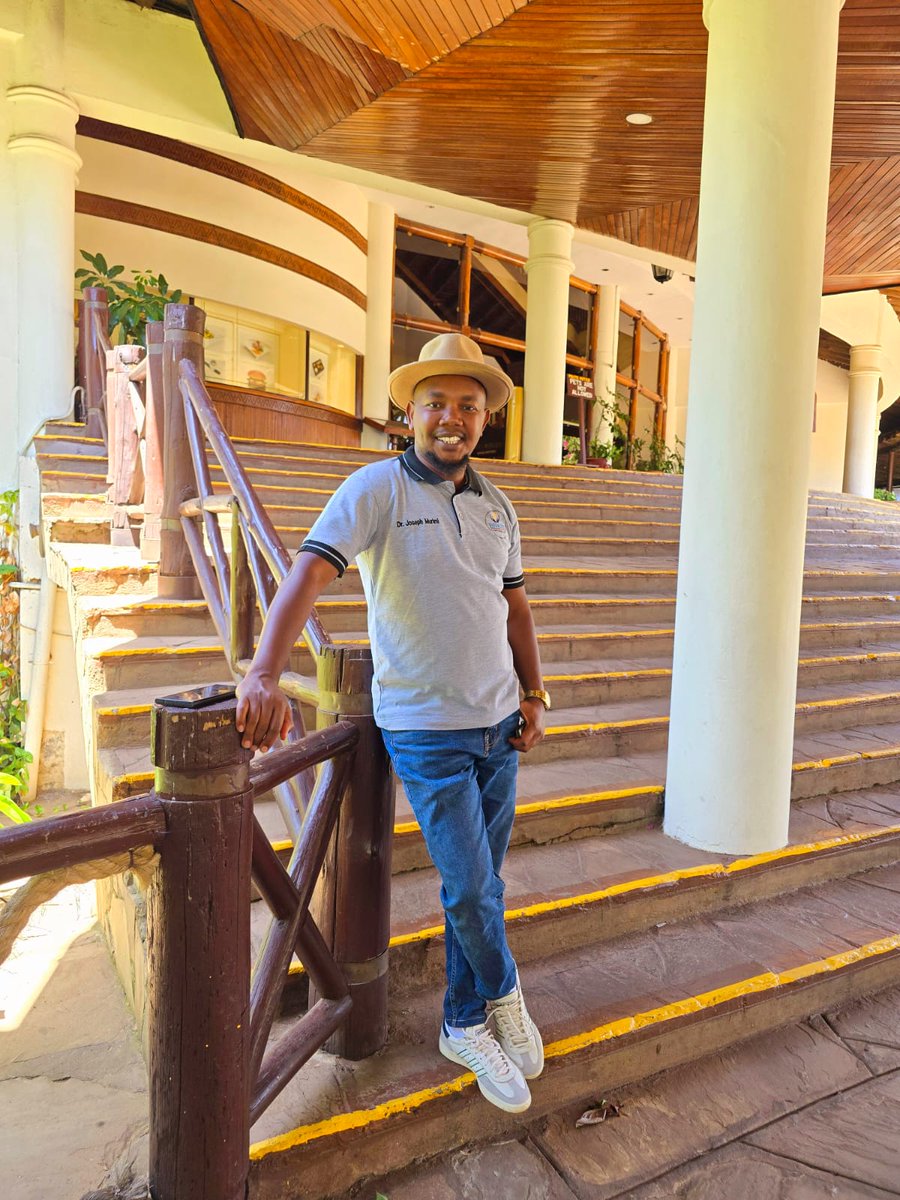 contentcur_'s tweet image. We’re not building followers—we’re building futures. Dr Joseph Murimi mentors without limits. #MurimiForChange is vision in motion. #PurposeDrivenLeader is purpose without pause.