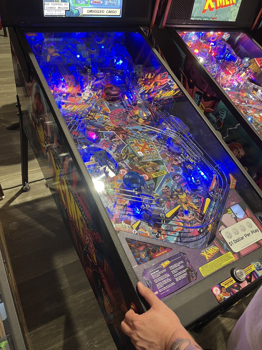 bootmanmstz's tweet image. We went to the pinball hall of fame here in Vegas today. Found two badasd machines I fell in love with