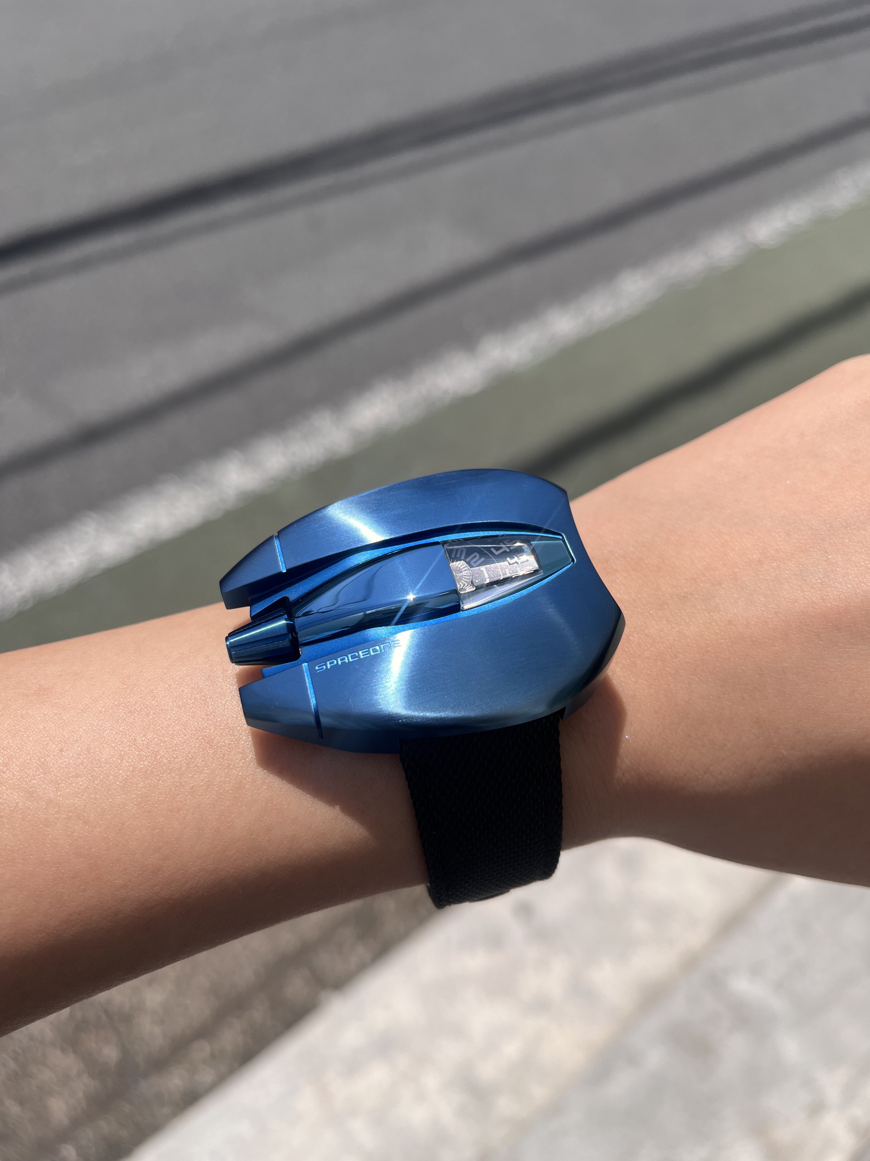 シルバー オープンバングル Beyond Cool？ シルバー オープンバングル Beyond Cool？