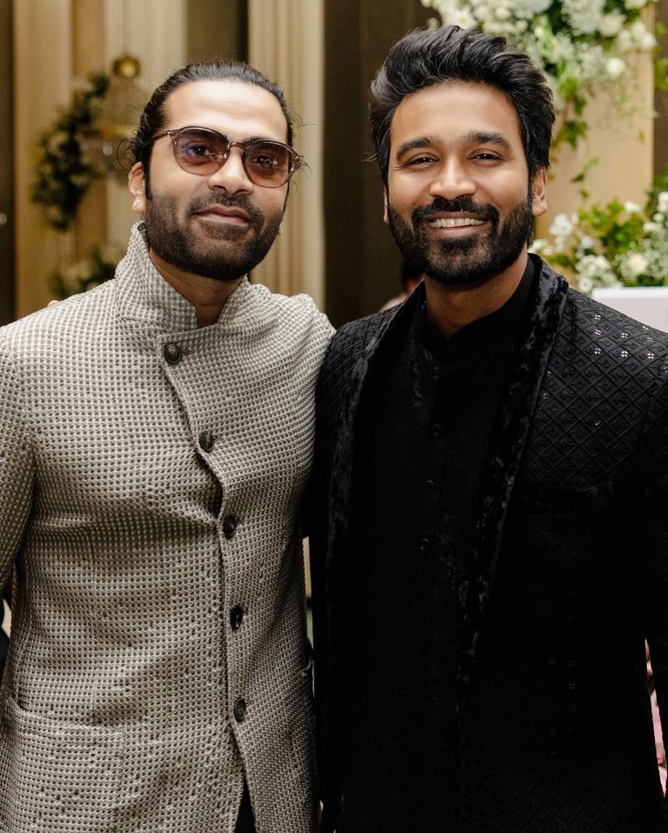 RamSimbuTalks's tweet image. Happy Birthday Dhanush @dhanushkraja ❤️
Wishes By @SilambarasanTR_ Fans 🥰😍
#HappyBirthdayDhanush