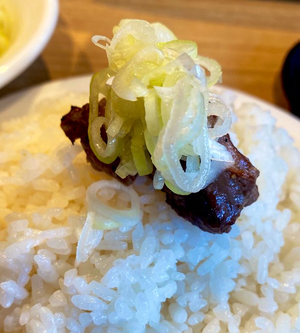 荷物運び頑張ったのでぱわー

ここのお肉は最高なのじゃ…っ
うまみみみみみみみみみみみみみみみみみ 