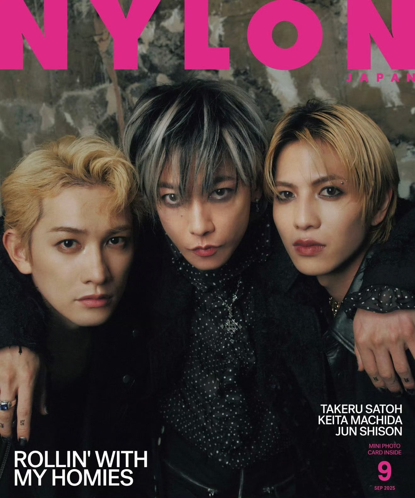 佐藤健 TAKERU MAGAZINE 佐藤健 ( Sato Takeru ) | Sato Takeru adorns the cover of