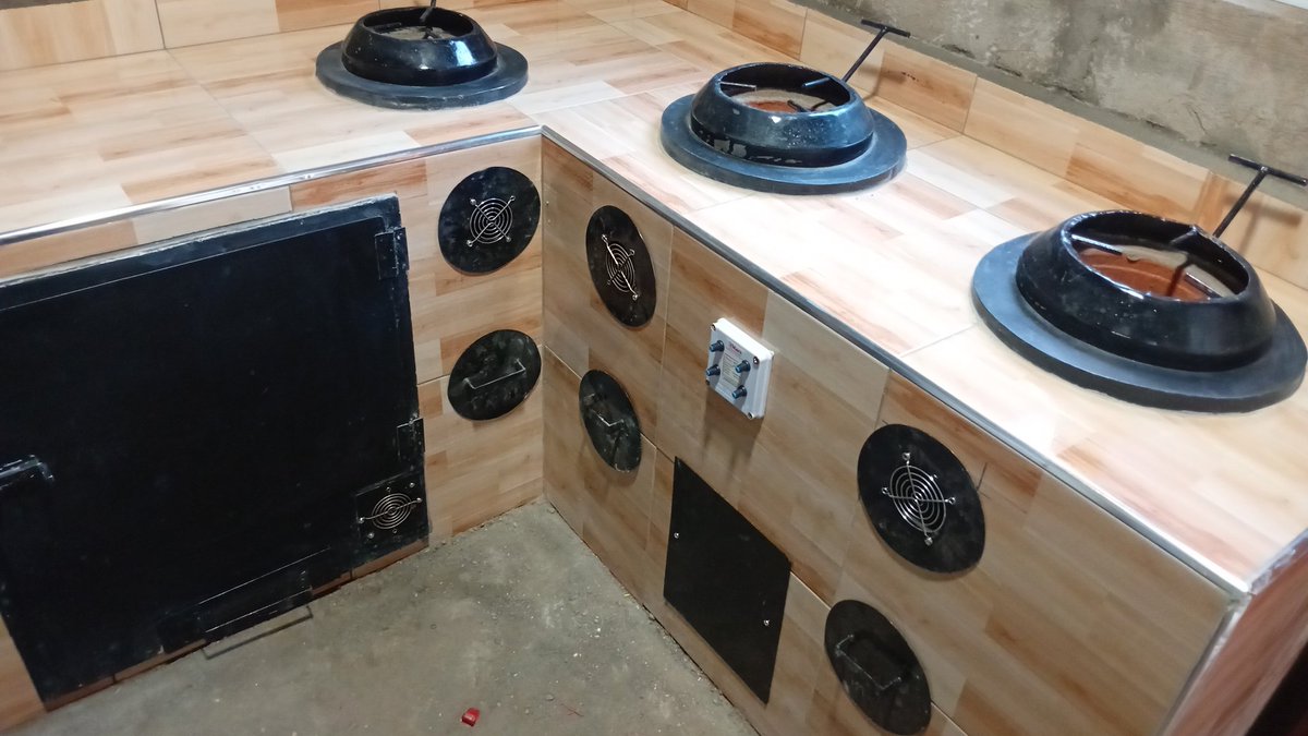 magma_stoves's tweet image. Did you know you can cook efficiently while saving massively on charcoal or firewood with @magma_stoves .

Use volcanic rocks as a reusable substitute to charcoal empowered by solar energy. 

Call/WhatsApp +256789057968