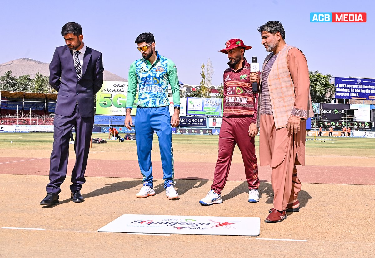 ACBofficials's tweet image. 🚨 TOSS ALERT! 🚨
The Band-e-Amir Dragons have won the toss and opted to bowl first against the Bost Defenders in the 15th game of the 10th edition of the Etisalat Shpageeza Cricket League 2025, powered by XBull. 👏
#Shpageeza | #SCLX | #XBull | #Etisalat | #BADvBDD