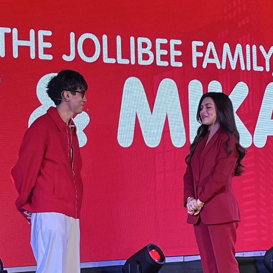 mainlymiks's tweet image. more more blessings for these two para brent gets to work with his best friend every daaaayy
JOY DELIVERED WITH MIKBRENT
#MikBrentforJollibee | #JollibeeApp