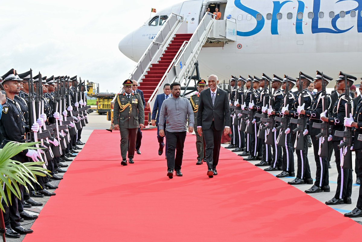 The President's Office (@presidencymv) on Twitter photo His Excellency <a href="/anuradisanayake/">Anura Kumara Dissanayake</a>, President of the Democratic Socialist Republic of Sri Lanka, arrives in the Maldives on a state visit, at the invitation of His Excellency President Dr <a href="/MMuizzu/">Dr Mohamed Muizzu</a>.
This is President Disanayaka’s first state visit to the Maldives since assuming His Excellency <a href="/anuradisanayake/">Anura Kumara Dissanayake</a>, President of the Democratic Socialist Republic of Sri Lanka, arrives in the Maldives on a state visit, at the invitation of His Excellency President Dr <a href="/MMuizzu/">Dr Mohamed Muizzu</a>.
This is President Disanayaka’s first state visit to the Maldives since assuming