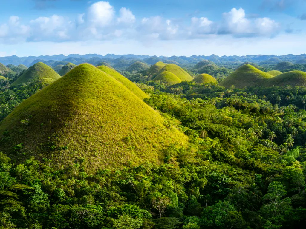 #ChocolateHills #ThePhilippines #naturalbeauties

Chocolate Hills – The Philippines:
youtube.com/watch?v=pVS8hk…