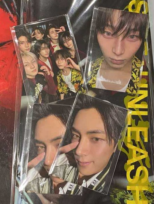 Seoul_Merchant's tweet image. helloo! 

live showcase pob for desire unleash! 1 POB per album set order! First to dm us lang noww which member! Let me know! Heheh ^^