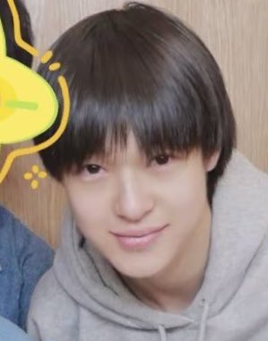 LJ0633's tweet image. 앞머리 누가 쥐파먹엇어