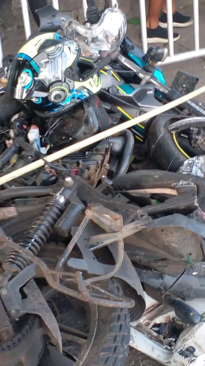 Gw6tGf5awAAeLhy?format=jpg&name=medium