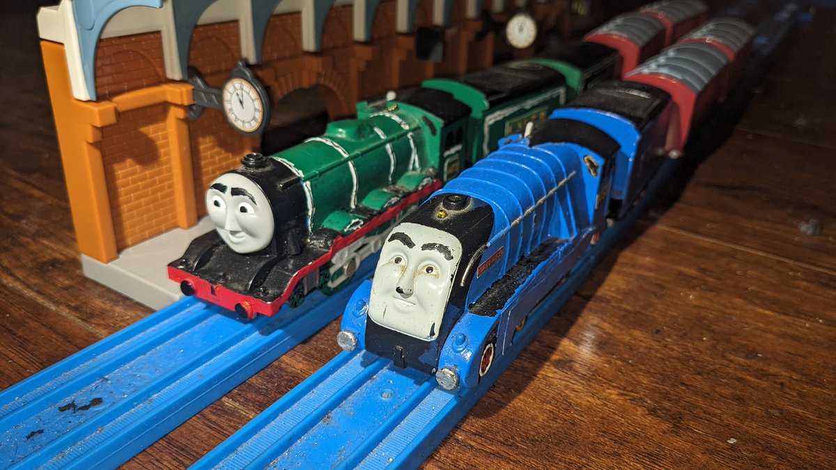 TB90ProdNew's tweet image. Mallard &amp;amp; Flying Scotsman at King&apos;s Cross.