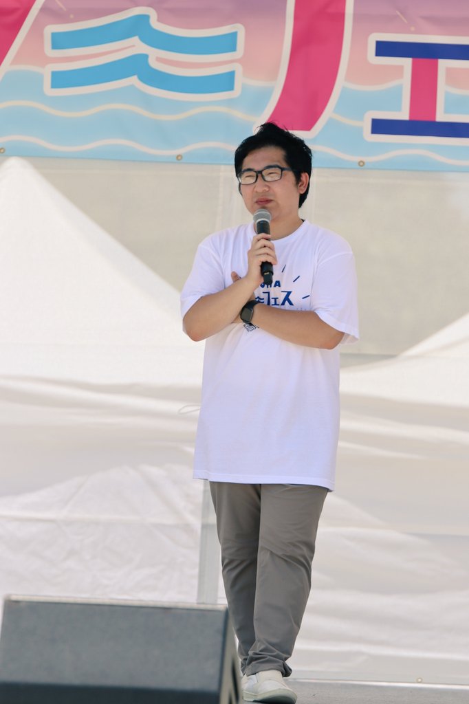 hasa4985's tweet image. 腕組みが秋元康風な中村さん、
立ち方が中尾彬風ないなのっちょ。
#ぺんぎんナッツ