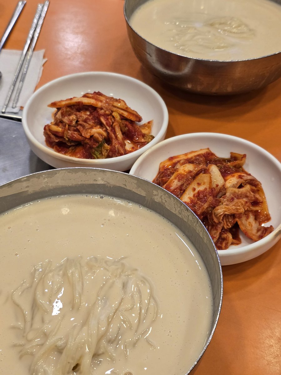forstaronly's tweet image. 2025 첫 콩국슈 🫘🍜