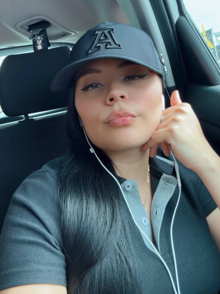 🔴 Ya en directooo! Ven al stream, ya comencé… ven con tu pelinegra fav de Sige. 🖤 

Twitch: chrispesquera1 
Twitch: chrispesquera1