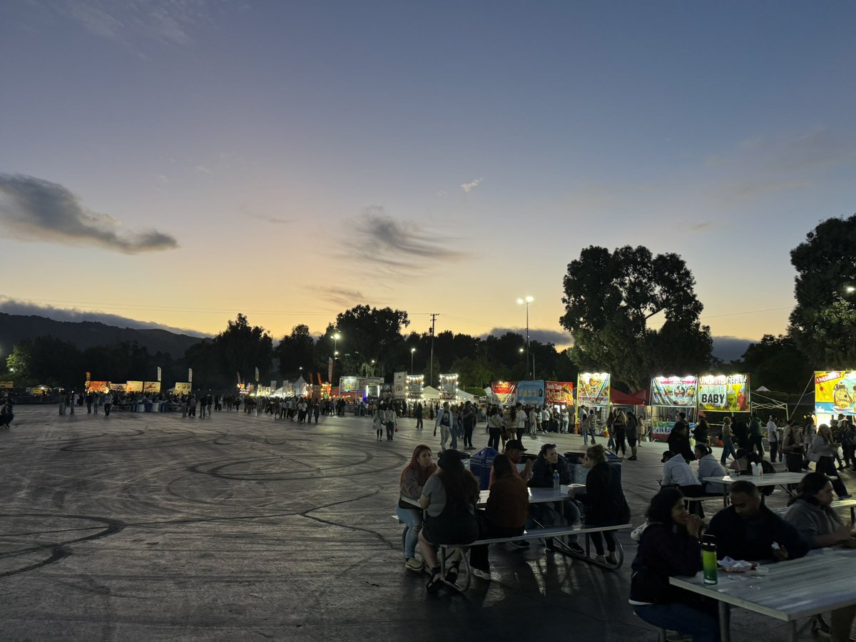 TIMBO_SL1CE's tweet image. These food truck things used to be awesome now it’s just shitty food for insanely expensive prices. Damn shame.