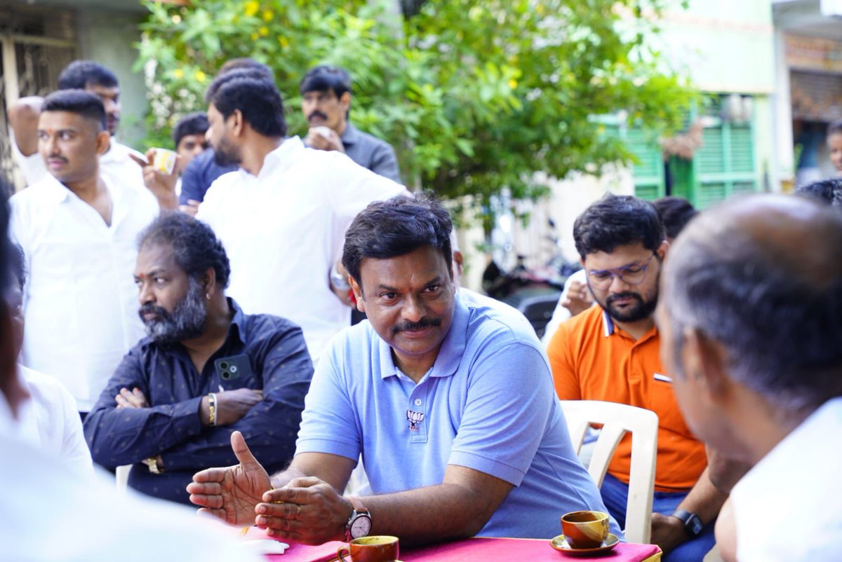 BJP4Andhra's tweet image. పార్టీని సంస్థాగతంగా బలోపేతం చేయడమే లక్ష్యంగా తలపెట్టిన &quot;సారథ్యం&quot; రాష్ట్ర పర్యటనలో భాగంగా బిజెపి రాష్ట్ర అధ్యక్షులు @MadhavBJP గారు నంద్యాలలోని శ్రీ మహానందీశ్వర ఆలయ సమీపంలో &quot;చాయ్ పే చర్చా&quot; కార్యక్రమంలో పాల్గొని స్థానిక కార్యకర్తలతో ఎన్నో విషయాలపైన విస్తృతంగా చర్చించారు.…