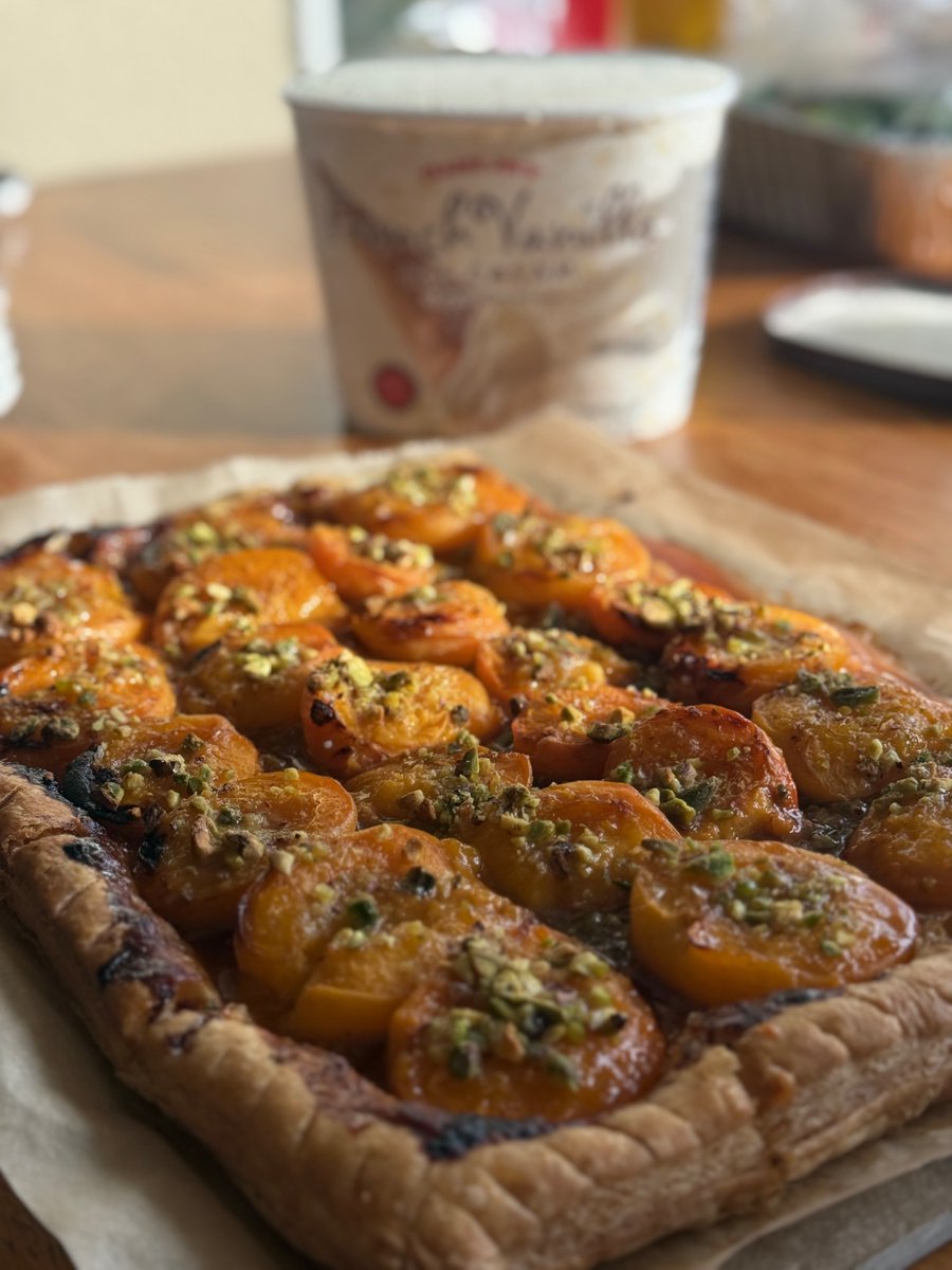 CurlyWurdy's tweet image. Peach tart with vanilla ice cream 🧡🤍