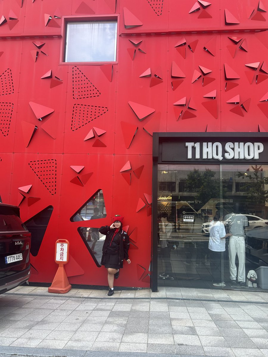 ploydere_'s tweet image. At t1 cafe!