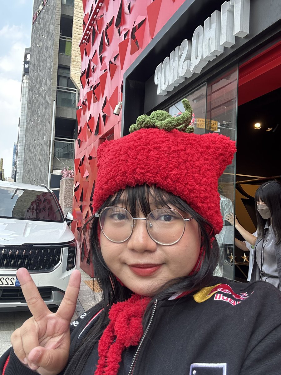 ploydere_'s tweet image. At t1 cafe!