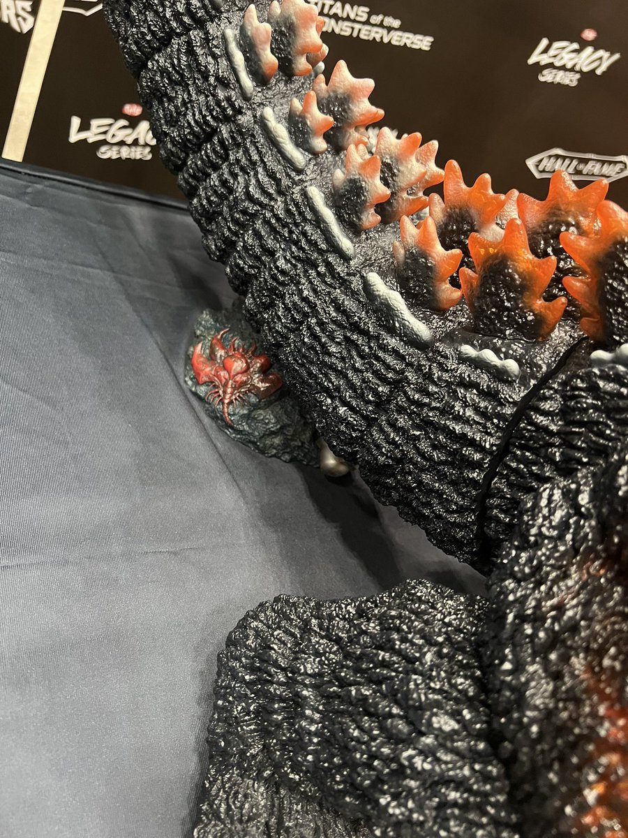 Spiral Studioのデスゴジ

尻尾の台座にもこだわりが

ちょこんといたデストロイアクロール体
写真は無いですが反対側にはオキシジェンデストロイヤーも