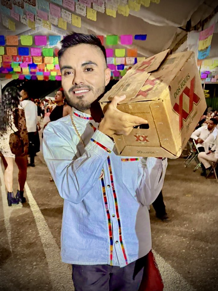 Aquí iba llegando, sin saber toda la magia que envolvía esta tradición. 
Nunca voy a superar esta fiesta. 🫀✨
Vela de las velas.