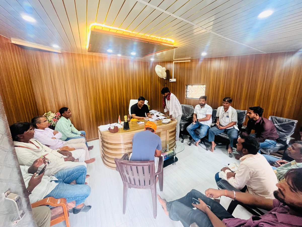 जनता दर्शन 
  जन सेवा हेतु प्रतिबद्ध <a href="/bhadohipolice/">BHADOHI POLICE</a> <a href="/myogiadityanath/">Yogi Adityanath</a> <a href="/dmbhadohi/">DM Bhadohi</a> <a href="/CMOfficeUP/">CM Office, GoUP</a> <a href="/narendramodi/">Narendra Modi</a> <a href="/Jduonline/">Janata Dal (United)</a>
