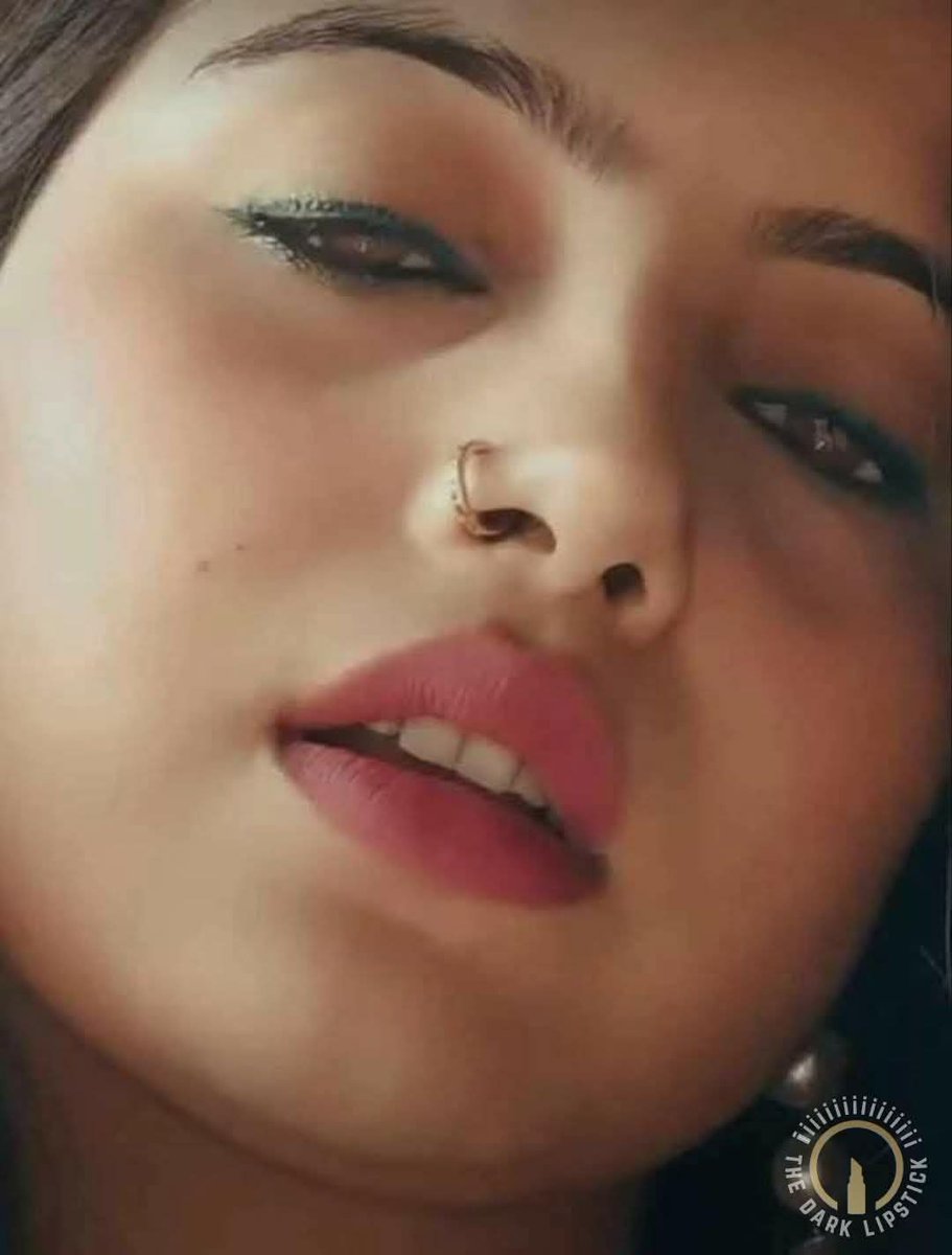apna9211's tweet image. बरसी  हैं घटाएं आज,,,
             फिर अंगड़ाइयां लेकर.....! 

नया सावन तो आया है,,,
             मगर तन्हाईयां लेकर.........!

#MondayMotivation
#INDvENG 
#हर_हर_महादेव_शिव_शंभू_ॐ 
#GoodMorningX